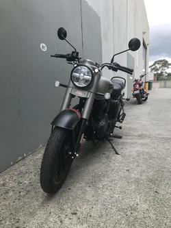 2025 Royal Enfield
Classic 350 Dark