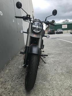 2025 Royal Enfield
Classic 350 Dark