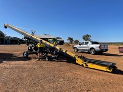 Convey-All 1658 TL Self Propelled Grain Conveyor