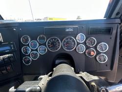 2017 Western Star 5800 Series 5864SS Black