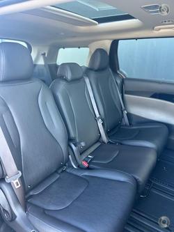 2025 Kia
                Carnival GT-Line HEV