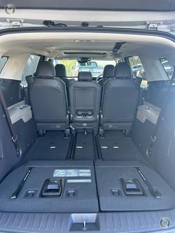 2025 Kia
                Carnival GT-Line HEV