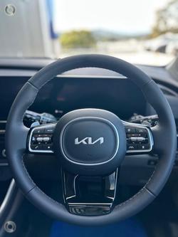 2025 Kia
                Carnival GT-Line HEV