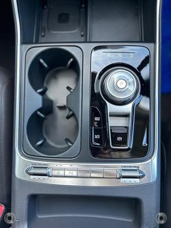 2025 Kia
                Carnival GT-Line HEV