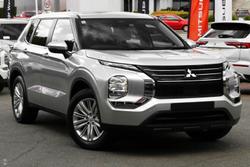 2025 Mitsubishi Outlander ES