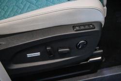 2025 Volkswagen
                ID. Buzz Pro BEV560