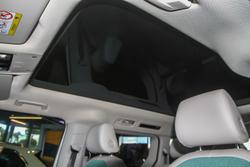 2025 Volkswagen
                ID. Buzz Pro BEV560