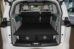 2025 Volkswagen
                ID. Buzz Pro BEV560