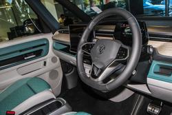 2025 Volkswagen
                ID. Buzz Pro BEV560