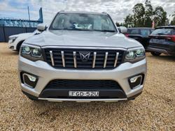 2023 Mahindra Scorpio Z8 4X4 Dazzling Silver