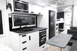 2025 VICTORY CARAVANS Trophy 24 Family Quad Bunk