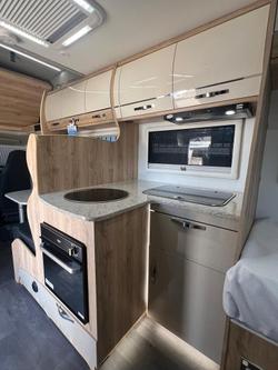 2025 Avan Ovation M9