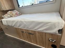 2025 Avan Ovation M9