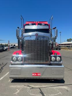 2020 Kenworth T909