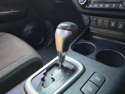 2017 Toyota
Hilux SR5