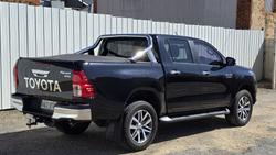 2017 Toyota
                Hilux SR5