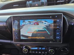 2017 Toyota
                Hilux SR5