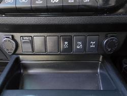 2017 Toyota
                Hilux SR5