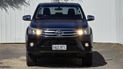 2017 Toyota
                Hilux SR5