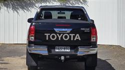 2017 Toyota
                Hilux SR5