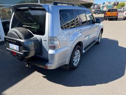 2013 Mitsubishi
Pajero VR-X