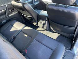 2013 Mitsubishi
Pajero VR-X