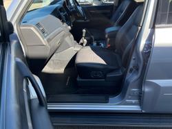 2013 Mitsubishi
Pajero VR-X