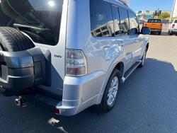 2013 Mitsubishi
Pajero VR-X
