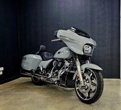2025 Harley-Davidson Street Glide 117 (FLHX) Touring Grey