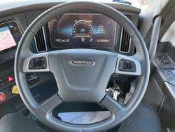 2025 Freightliner Cascadia 126 White