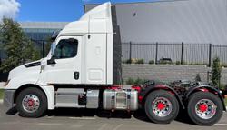 2025 Freightliner Cascadia 126 White