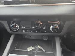 2024 Mitsubishi
Outlander ES