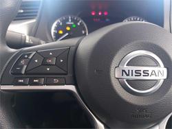 2022 Nissan Navara SL