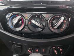 2022 Nissan Navara SL