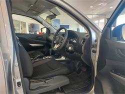 2022 Nissan Navara SL