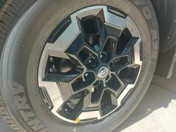 2024 Nissan
Navara ST-X