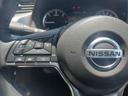 2024 Nissan Navara ST-X