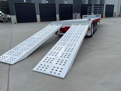 2025 CIMC 45' Drop Deck With Ramps (Single & Bifold Available)
