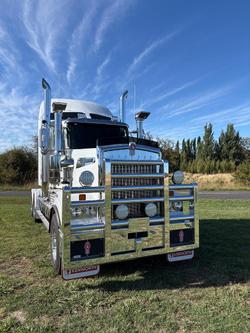 2024 Kenworth T909