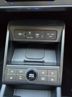 2025 Hyundai
                Kona Electric Premium