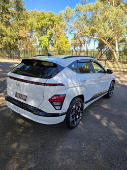2025 Hyundai
                Kona Electric Premium