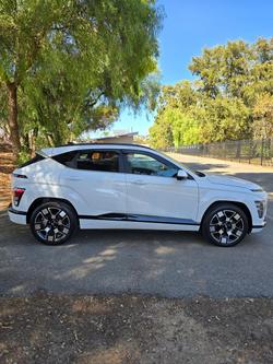 2025 Hyundai
                Kona Electric Premium