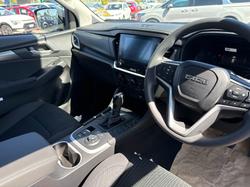 2024 Isuzu
MU-X LS-M