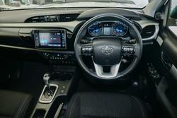 2020 Toyota
Hilux SR5