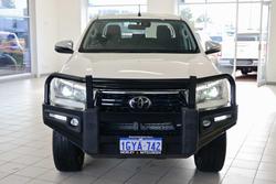 2020 Toyota
Hilux SR5