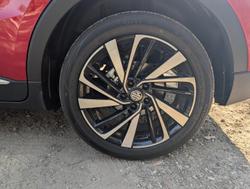 2025 MG ZS Essence Turbo ZS32 MY25 Diamond Red