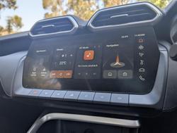 2025 MG ZS Essence Turbo ZS32 MY25 Diamond Red