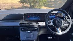 2024 Mercedes-Benz
V-Class V300 AMG