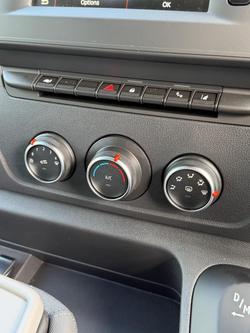 2025 Renault Master Pro 110kW X62 Phase 2 MY25 Mineral White