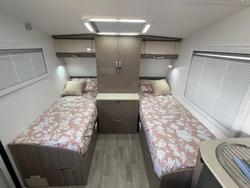 Avan Aspire 555-1